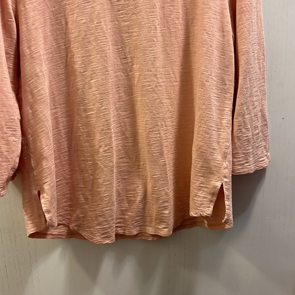Chico’s “the ultimate tee” 3/4 sleeve soft pink/peach Size 2. 60%cotton 40%model - Picture 4 of 7